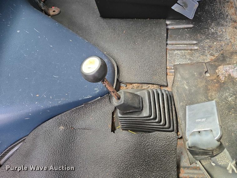 image for item ET5257 1991 Ford E150 Pathfinder van