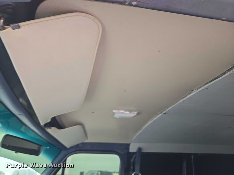 image for item ET5257 1991 Ford E150 Pathfinder van