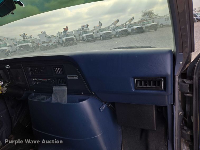 image for item ET5257 1991 Ford E150 Pathfinder van