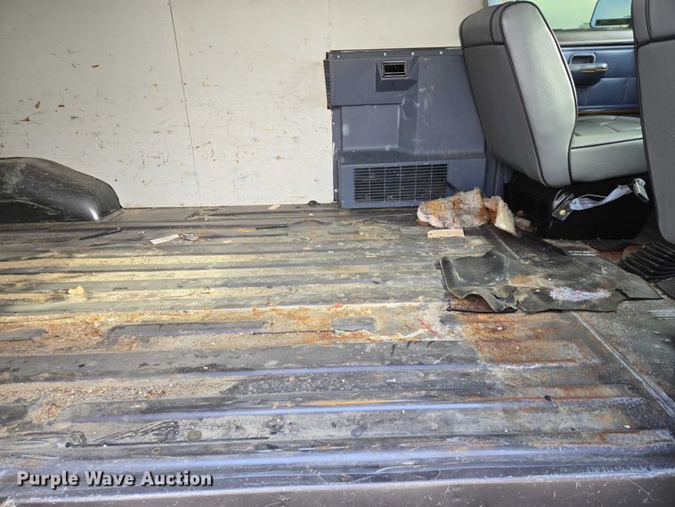 image for item ET5257 1991 Ford E150 Pathfinder van