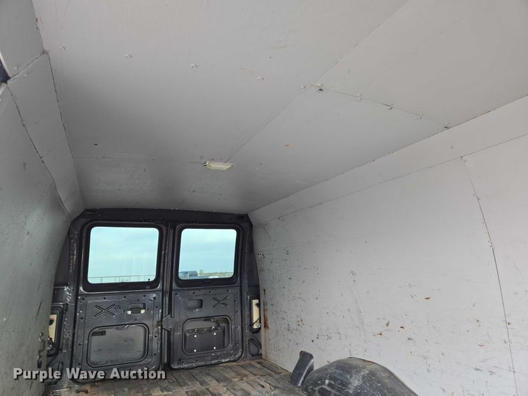 image for item ET5257 1991 Ford E150 Pathfinder van