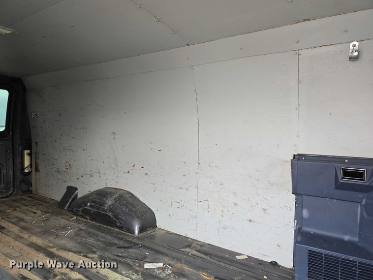 image for item ET5257 1991 Ford E150 Pathfinder van