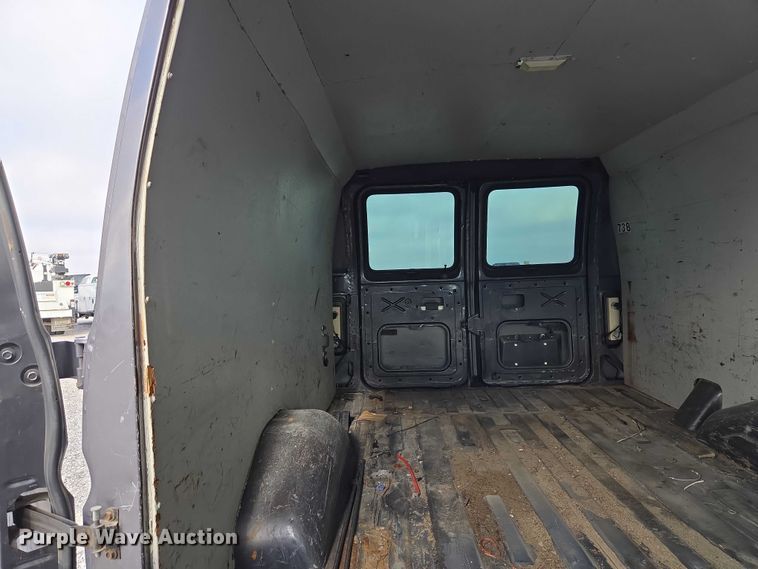 image for item ET5257 1991 Ford E150 Pathfinder van