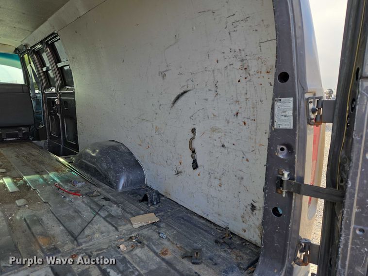 image for item ET5257 1991 Ford E150 Pathfinder van