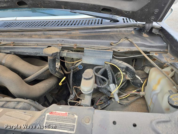 image for item ET5257 1991 Ford E150 Pathfinder van