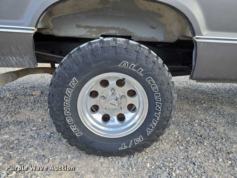 image for item ET5257 1991 Ford E150 Pathfinder van