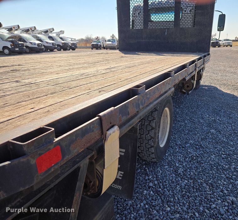 image for item ET5259 2012 Isuzu NPR flatbed truck