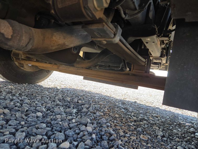 image for item ET5259 2012 Isuzu NPR flatbed truck