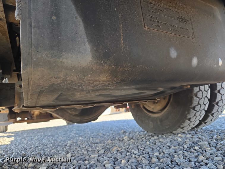 image for item ET5259 2012 Isuzu NPR flatbed truck