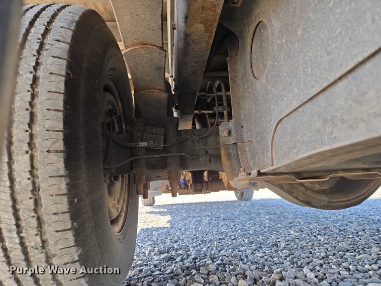 image for item ET5259 2012 Isuzu NPR flatbed truck