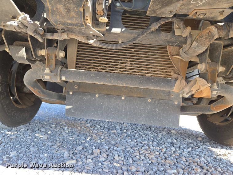 image for item ET5259 2012 Isuzu NPR flatbed truck