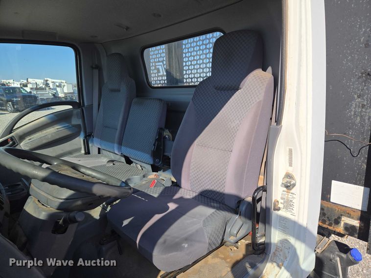 image for item ET5259 2012 Isuzu NPR flatbed truck