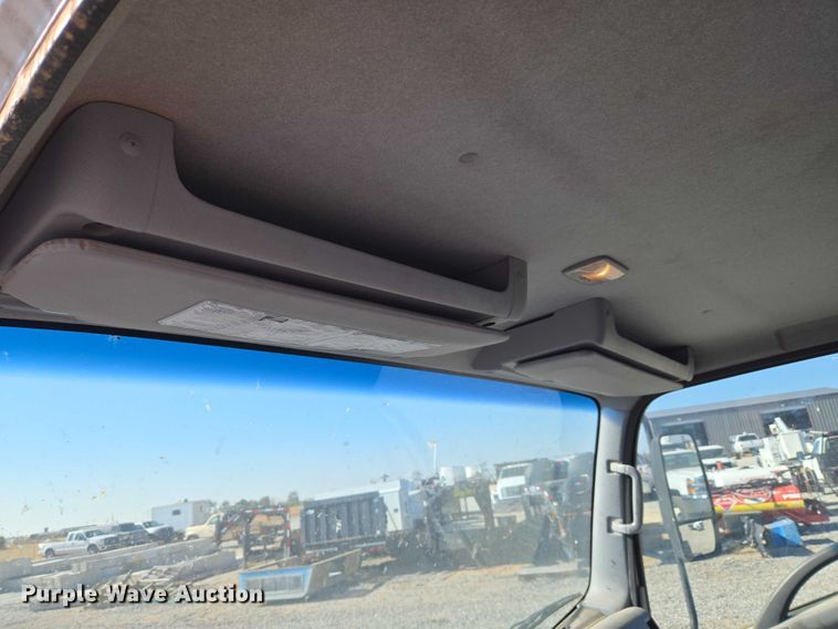 image for item ET5259 2012 Isuzu NPR flatbed truck