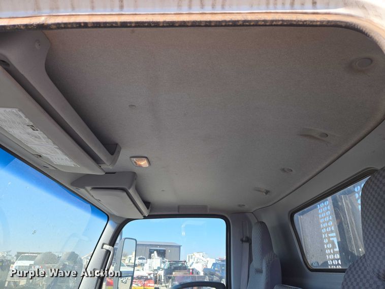 image for item ET5259 2012 Isuzu NPR flatbed truck