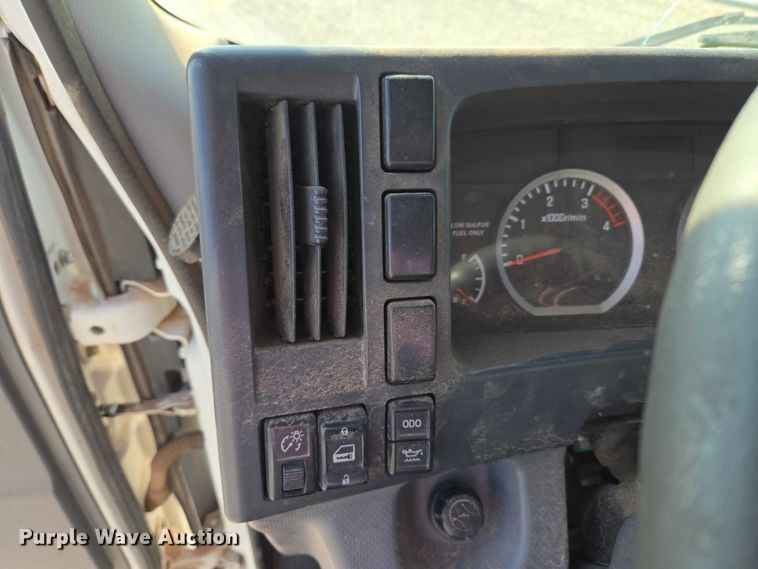 image for item ET5259 2012 Isuzu NPR flatbed truck