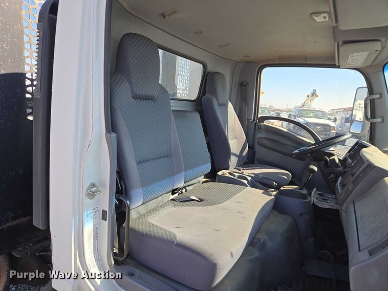 image for item ET5259 2012 Isuzu NPR flatbed truck