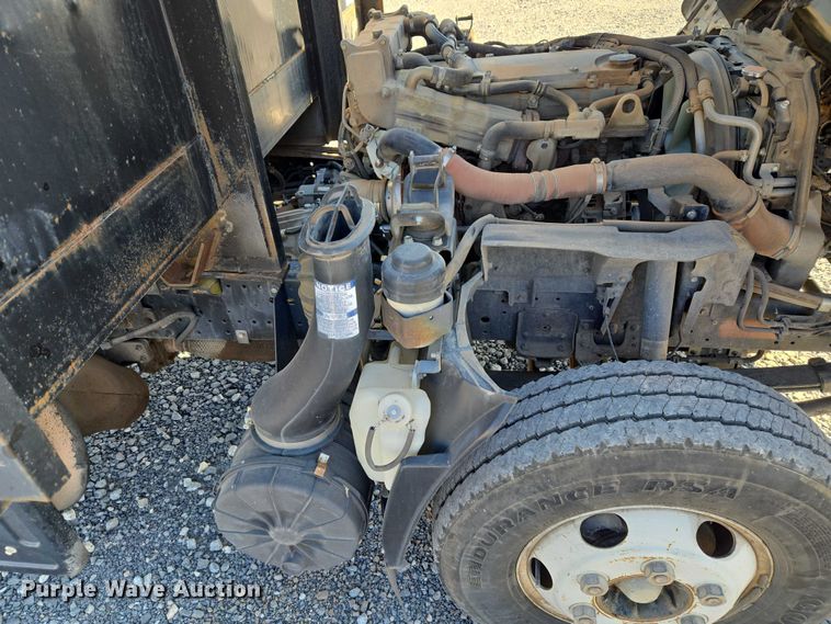 image for item ET5259 2012 Isuzu NPR flatbed truck