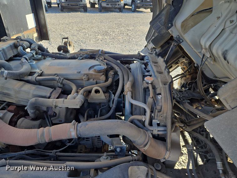 image for item ET5259 2012 Isuzu NPR flatbed truck