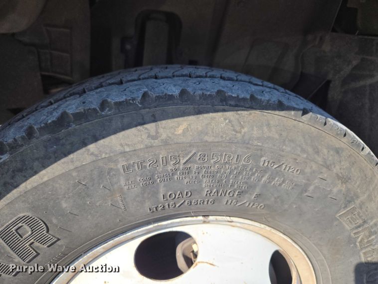 image for item ET5259 2012 Isuzu NPR flatbed truck