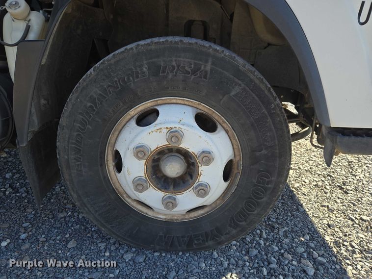 image for item ET5259 2012 Isuzu NPR flatbed truck