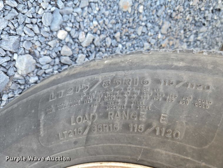 image for item ET5259 2012 Isuzu NPR flatbed truck