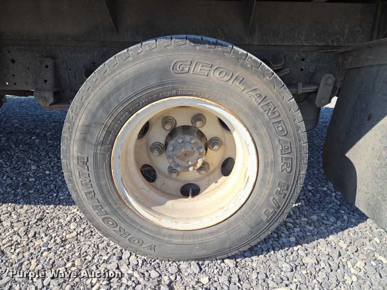 image for item ET5259 2012 Isuzu NPR flatbed truck