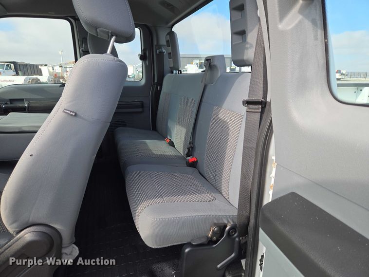 image for item ET5260 2015 Ford F250 Super Duty SuperCab pickup truck