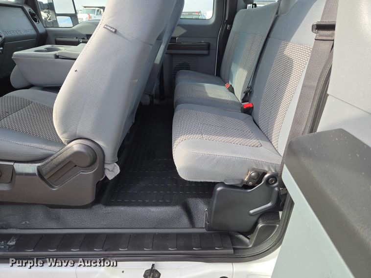 image for item ET5260 2015 Ford F250 Super Duty SuperCab pickup truck