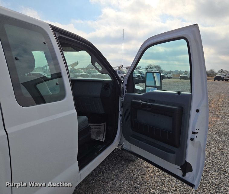 image for item ET5260 2015 Ford F250 Super Duty SuperCab pickup truck