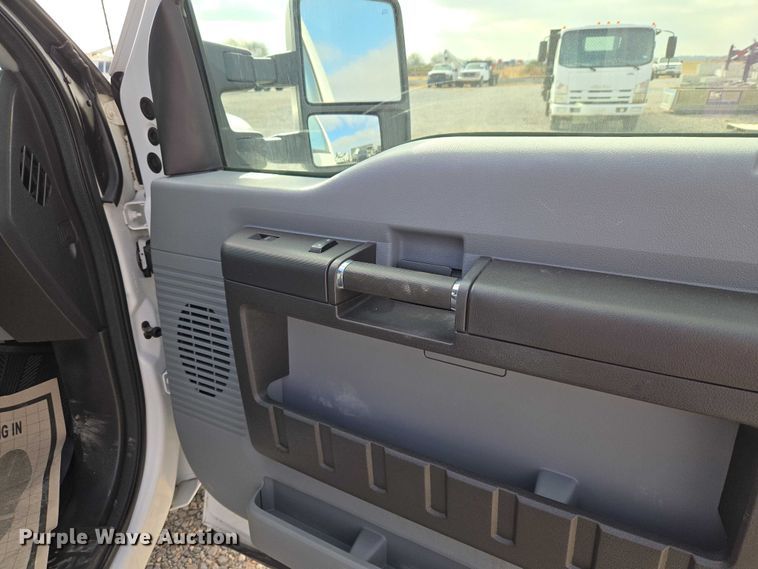 image for item ET5260 2015 Ford F250 Super Duty SuperCab pickup truck