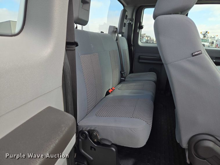 image for item ET5260 2015 Ford F250 Super Duty SuperCab pickup truck