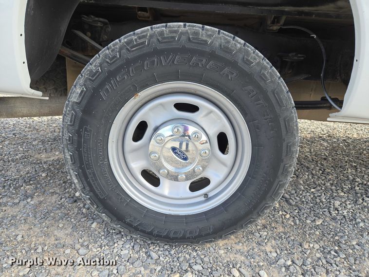 image for item ET5260 2015 Ford F250 Super Duty SuperCab pickup truck