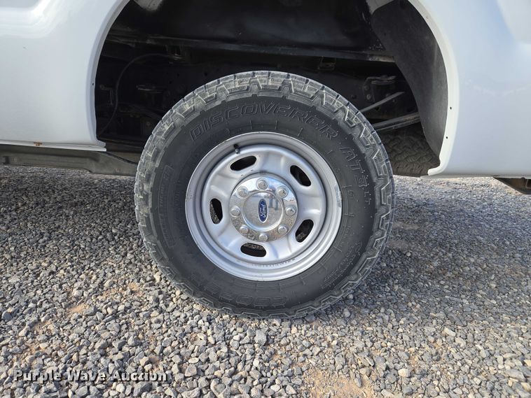 image for item ET5260 2015 Ford F250 Super Duty SuperCab pickup truck