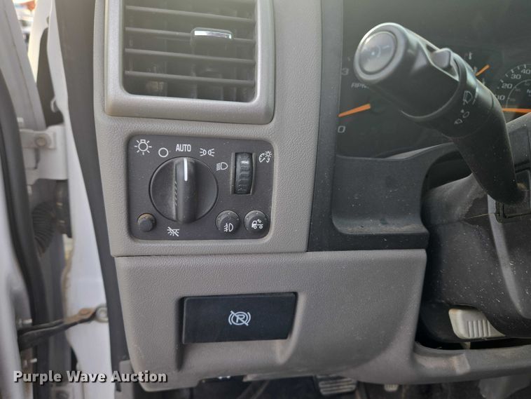 image for item ET5261 2008 Chevrolet Colorado pickup truck