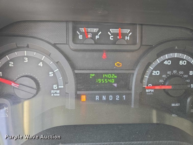 image for item ET5262 2011 Ford E350 Super Duty van with bucket lift