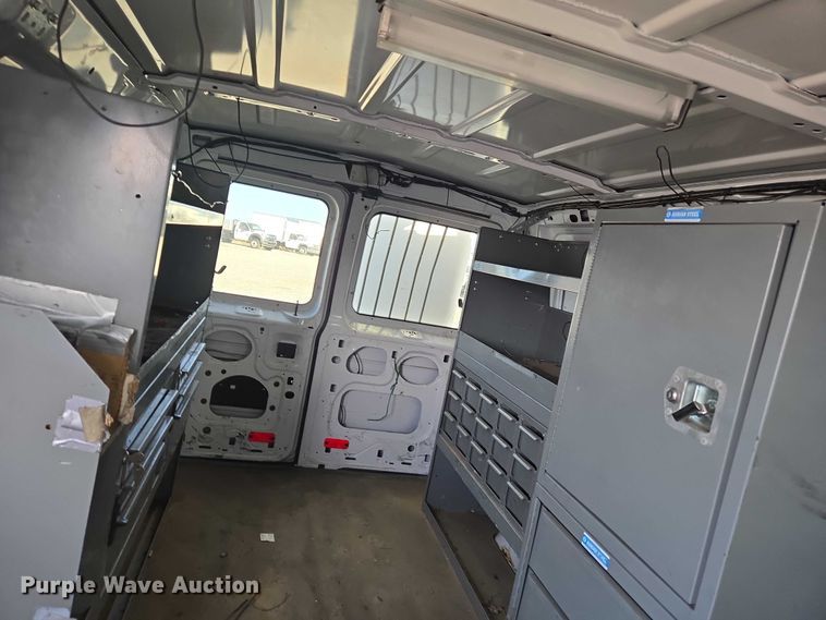 image for item ET5262 2011 Ford E350 Super Duty van with bucket lift