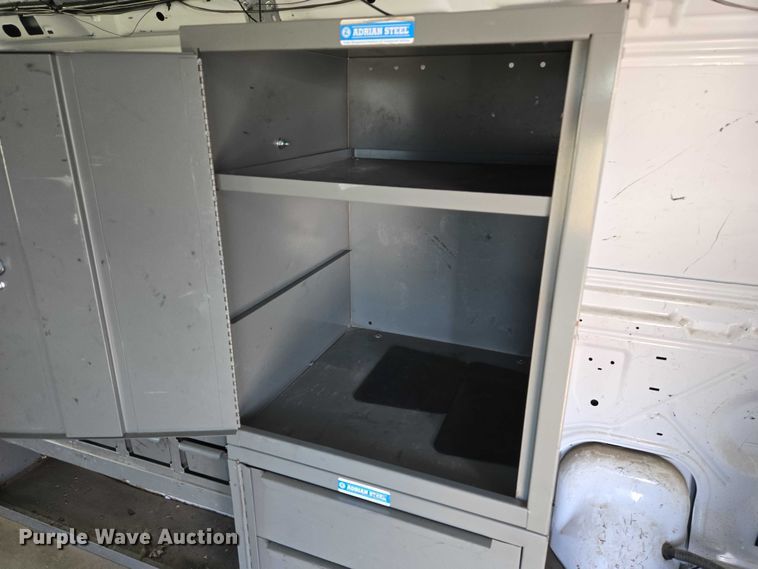 image for item ET5262 2011 Ford E350 Super Duty van with bucket lift