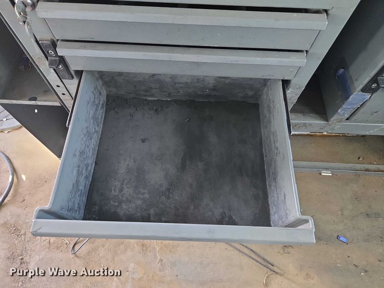 image for item ET5262 2011 Ford E350 Super Duty van with bucket lift