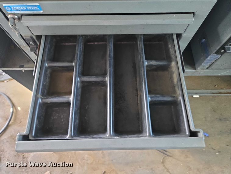 image for item ET5262 2011 Ford E350 Super Duty van with bucket lift