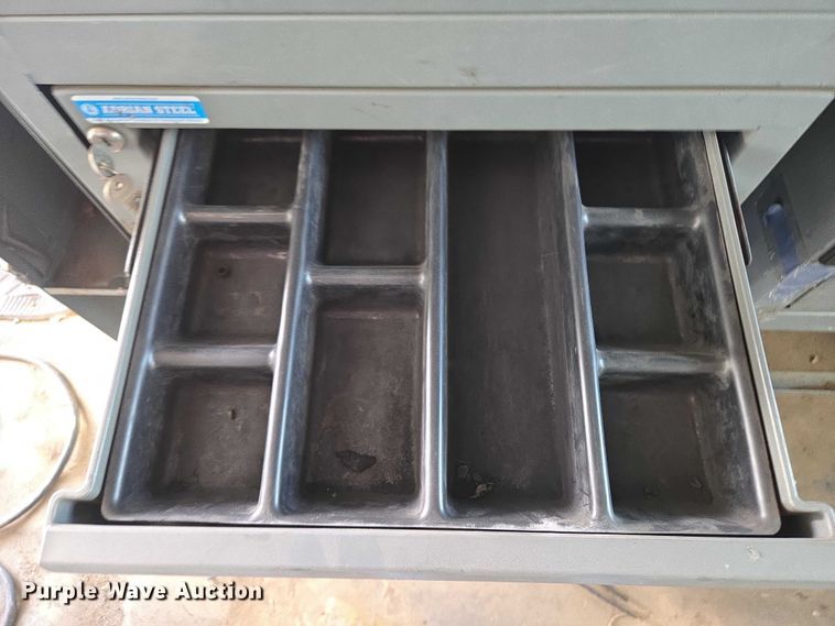 image for item ET5262 2011 Ford E350 Super Duty van with bucket lift