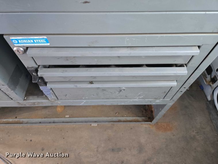 image for item ET5262 2011 Ford E350 Super Duty van with bucket lift