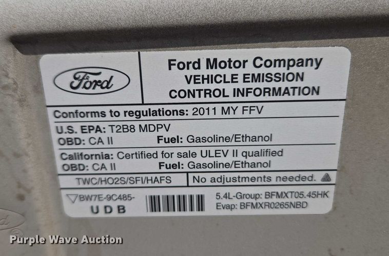 image for item ET5262 2011 Ford E350 Super Duty van with bucket lift