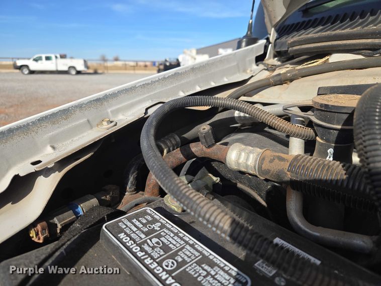 image for item ET5262 2011 Ford E350 Super Duty van with bucket lift