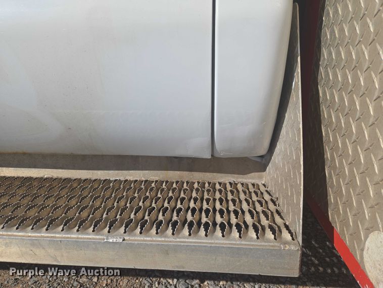 image for item ET5263 2012 Ford F550 Super Duty Crew Cab utility / service truck