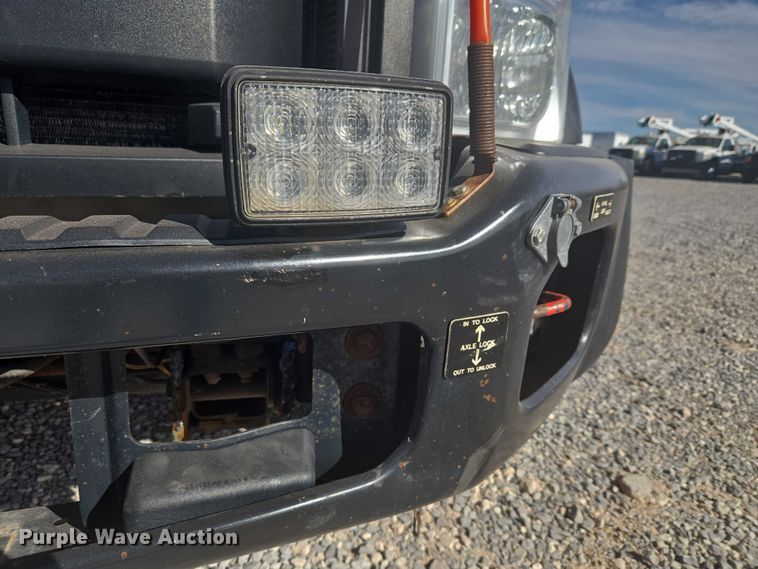 image for item ET5263 2012 Ford F550 Super Duty Crew Cab utility / service truck