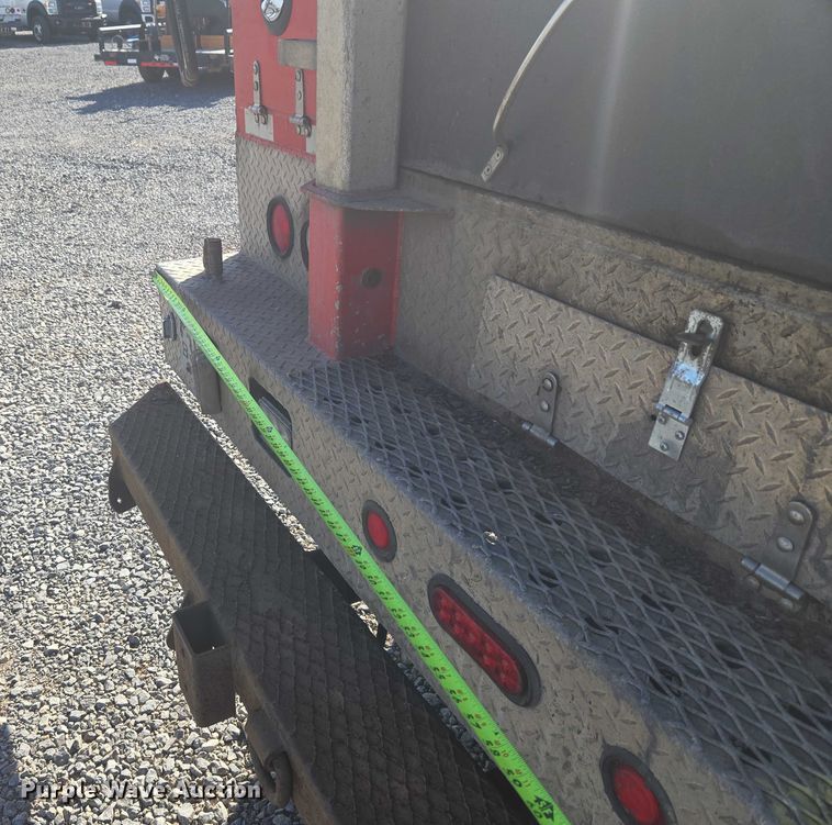 image for item ET5263 2012 Ford F550 Super Duty Crew Cab utility / service truck