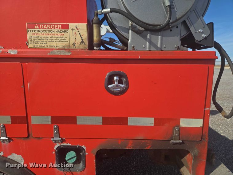 image for item ET5263 2012 Ford F550 Super Duty Crew Cab utility / service truck