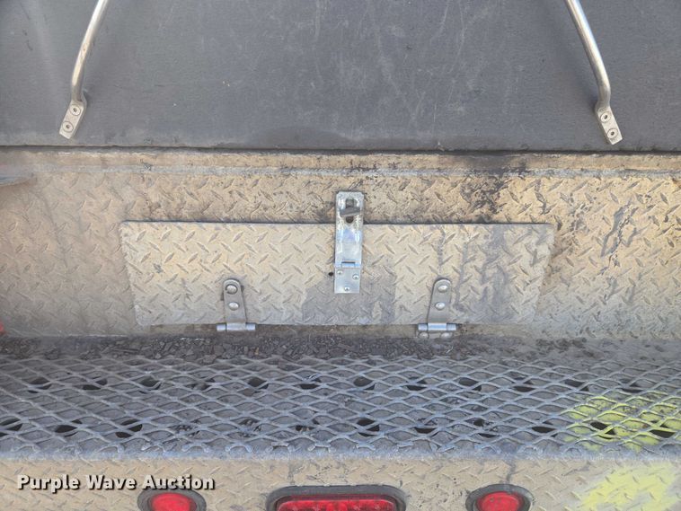 image for item ET5263 2012 Ford F550 Super Duty Crew Cab utility / service truck