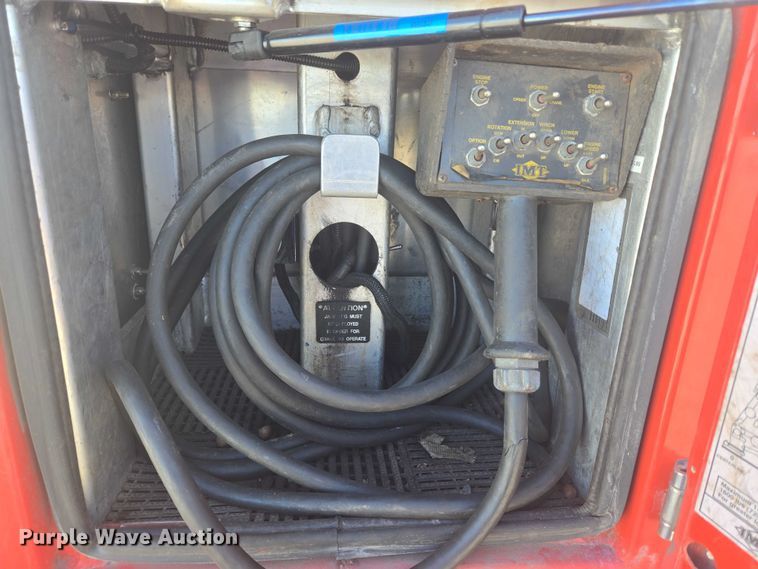 image for item ET5263 2012 Ford F550 Super Duty Crew Cab utility / service truck