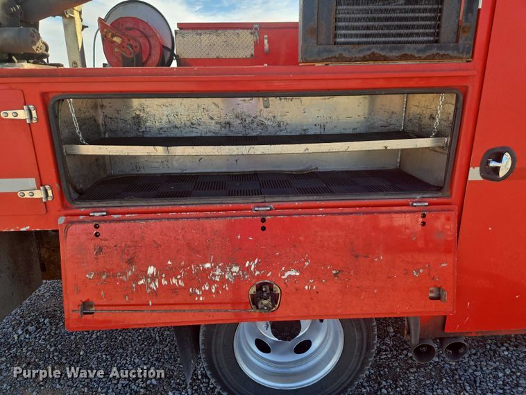 image for item ET5263 2012 Ford F550 Super Duty Crew Cab utility / service truck